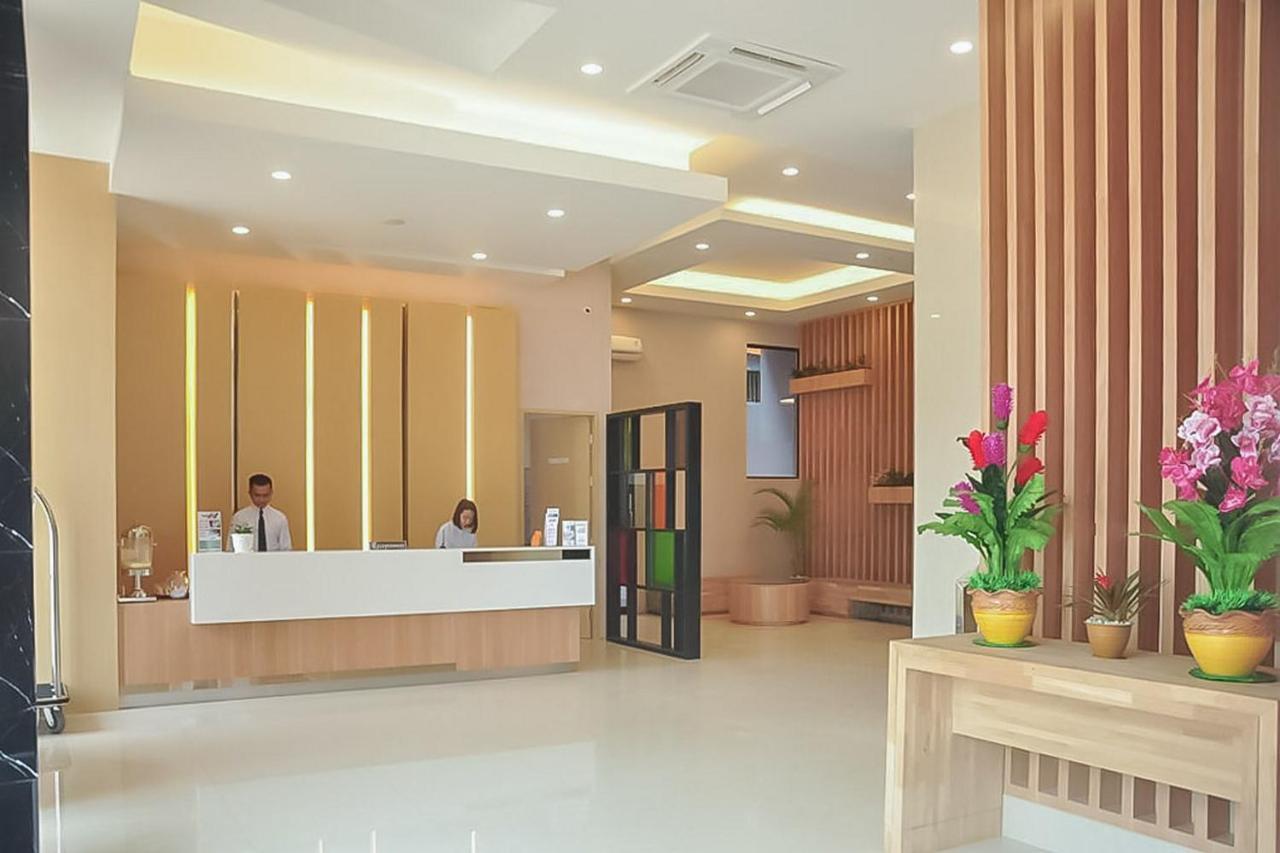 Hotel Mutiara Mitra Reddoorz Padangsidimpuan المظهر الخارجي الصورة